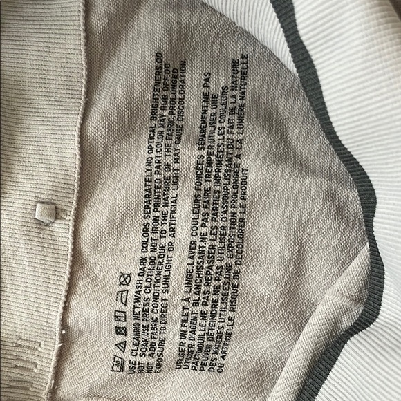 High-Waisted Gray Leggings - Picture 3 of 5